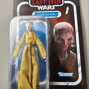 Supreme Leader SNOKE, In Gold Gown. #starwars
